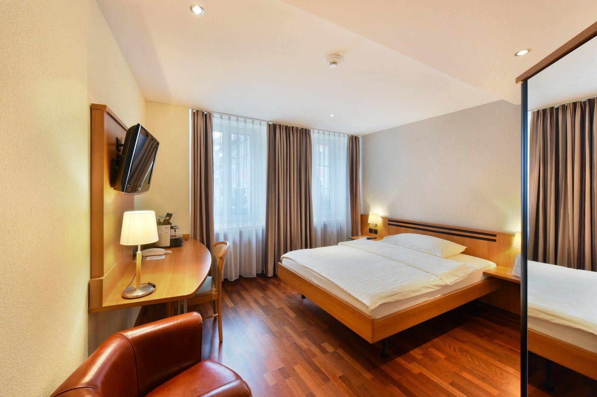 Apart Hotel Amadeo Zofingen Eksteriør billede
