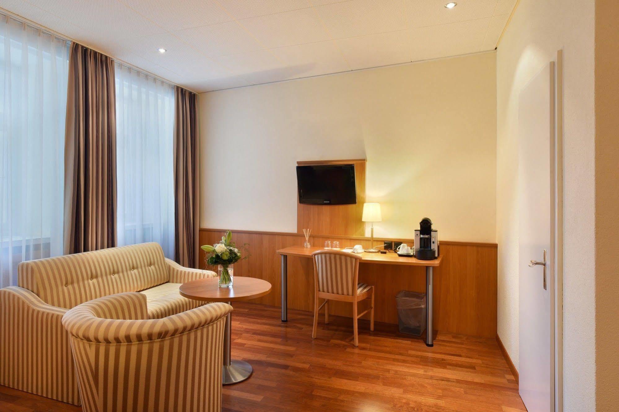 Apart Hotel Amadeo Zofingen Eksteriør billede